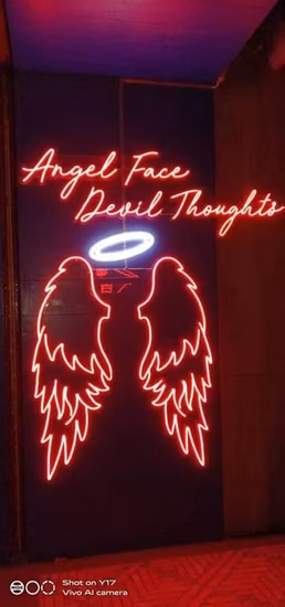 뒷면이 투명한 개별 네온 모방